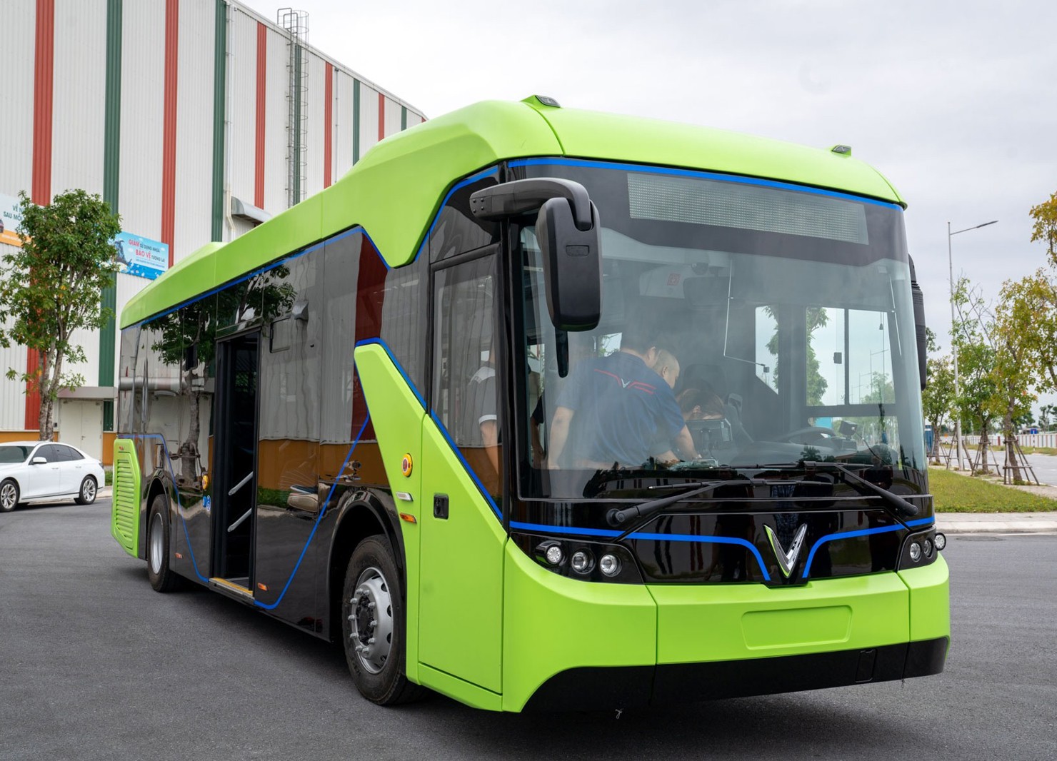 TP. Hồ Chí Minh dự kiến sẽ có hơn 3.600 xe buýt điện vào năm 2030. Ảnh: S.T