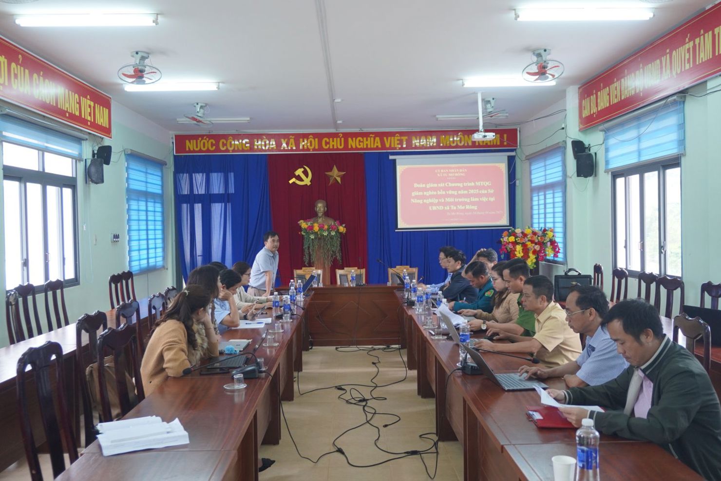 Hình ảnh buổi làm việc.