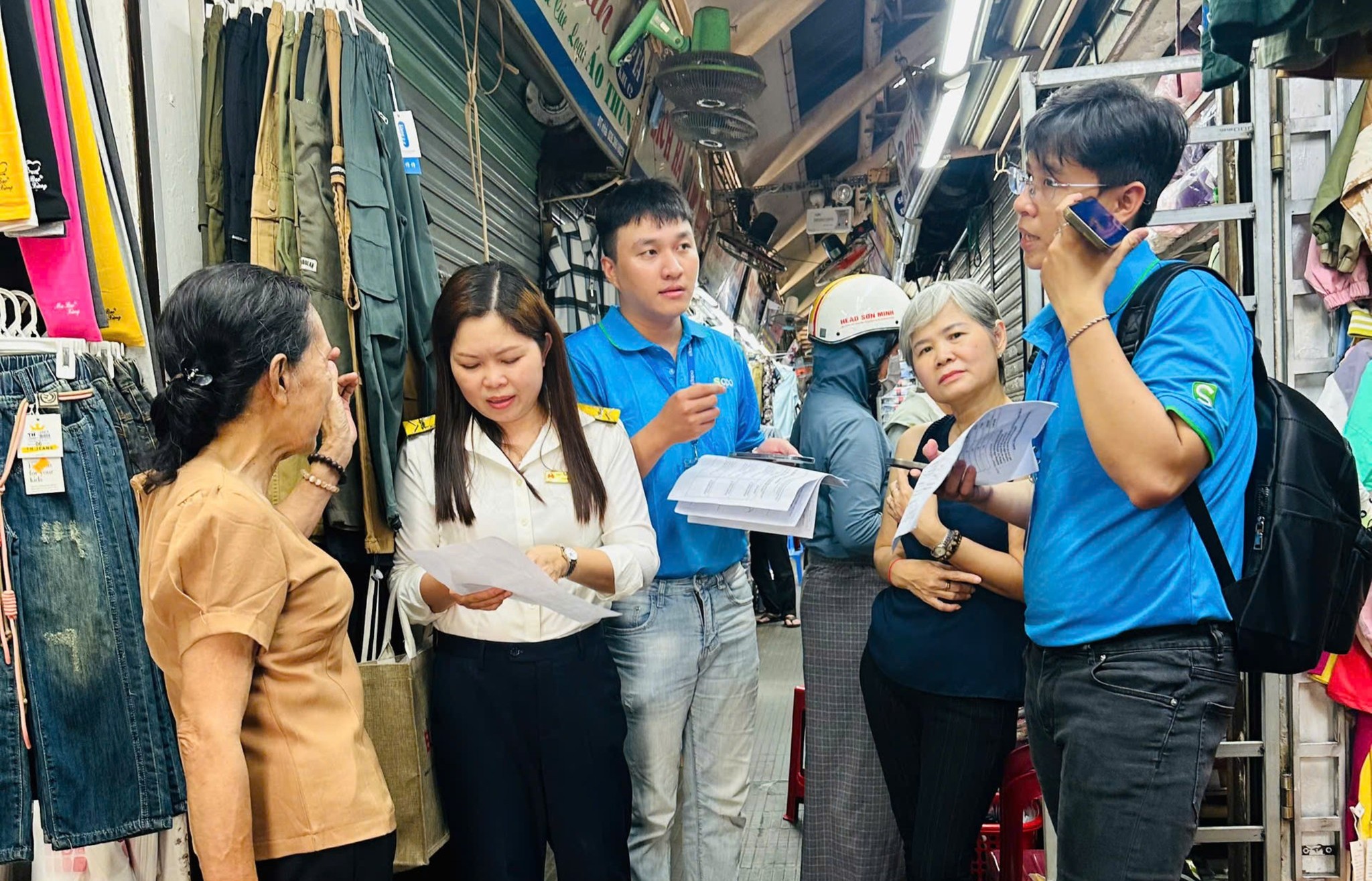 Thuế TP. Hồ Chí Minh tăng tốc hỗ trợ hộ kinh doanh chuyển đổi sang kê khai thuế