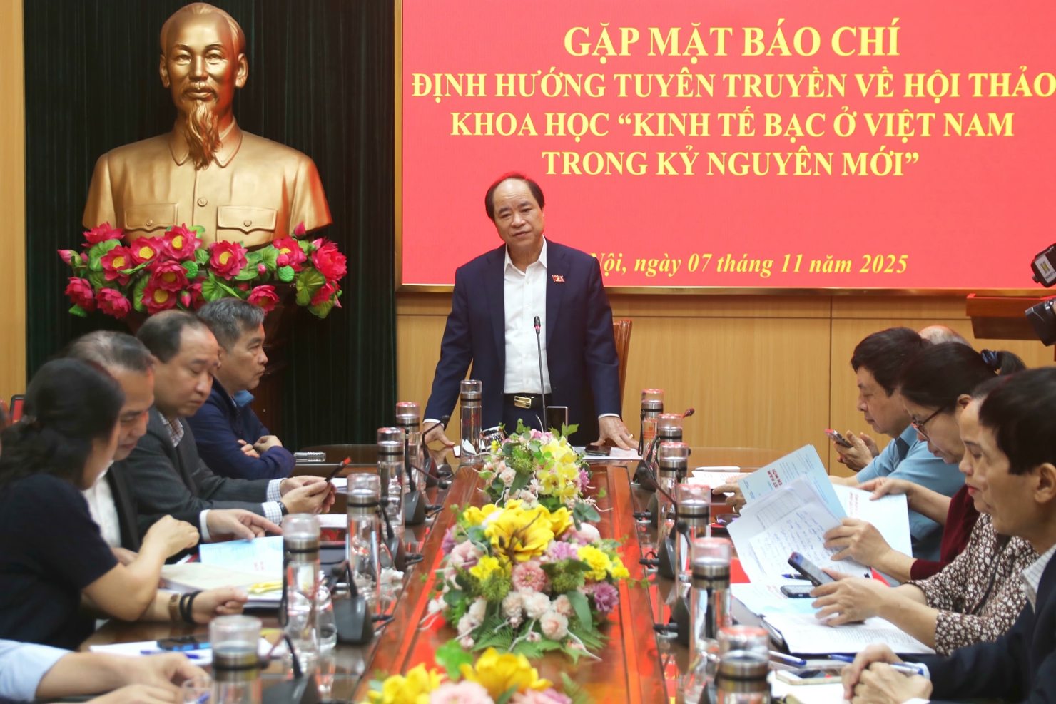 Ông Trương Xuân Cừ - Phó Chủ tịch Thường trực Hội Người cao tuổi Việt Nam phát biểu tại buổi gặp mặt báo chí.