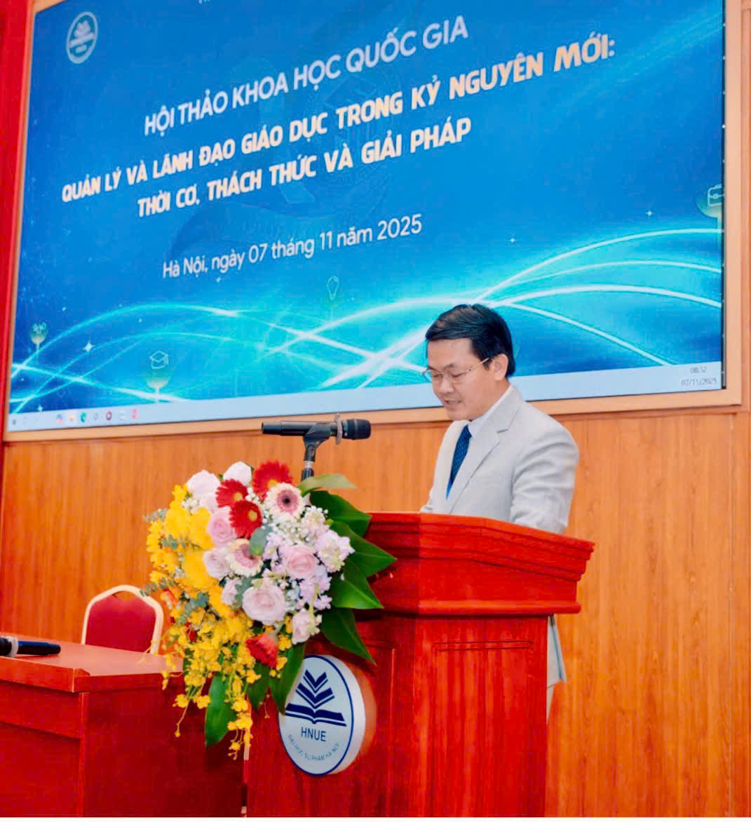 TS. Nguyễn Quốc Trị - Trưởng Khoa Quản lý Giáo dục phát biểu tại buổi Hội thảo