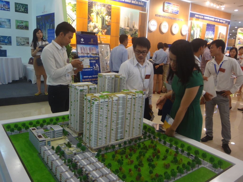 Xây dựng Bộ Tiêu chuẩn hành nghề môi giới bất động sản Việt Nam nhằm chuyên nghiệp hóa lực lượng môi giới bất động sản. Ảnh: Thu Hiền