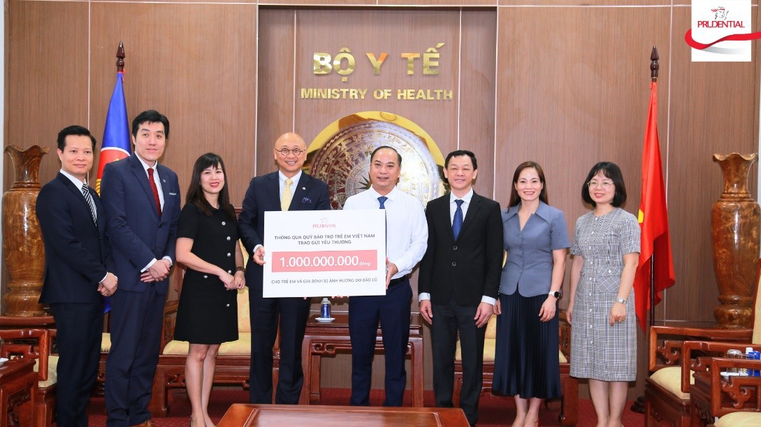 Bên cạnh công tác bồi thường, Prudential Việt Nam luôn đồng hành, hỗ trợ cộng đồng trong những tình huống khẩn cấp.