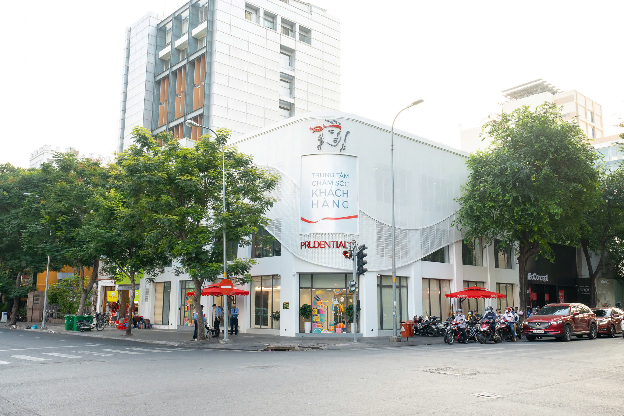 Prudential Việt Nam chi trả nhanh 3 trường hợp khách hàng bị ảnh hưởng bão lũ tại miền Trung