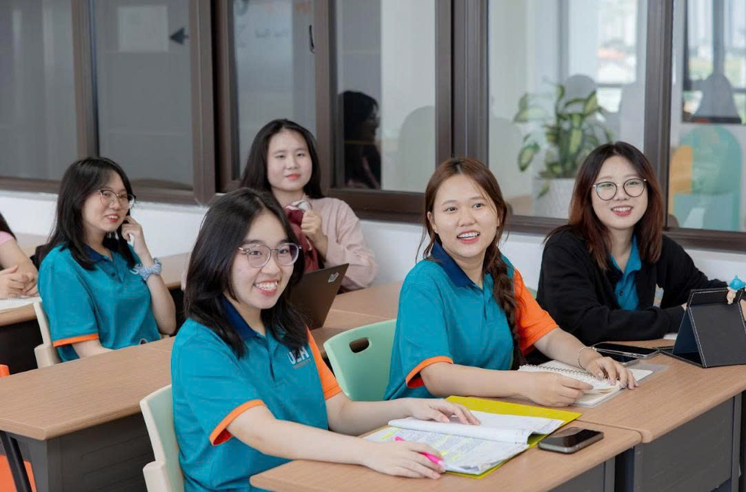 Sinh viên UEH luôn được tạo điều kiện để việc học không bị gián đoạn vì khó khăn về tài chính.