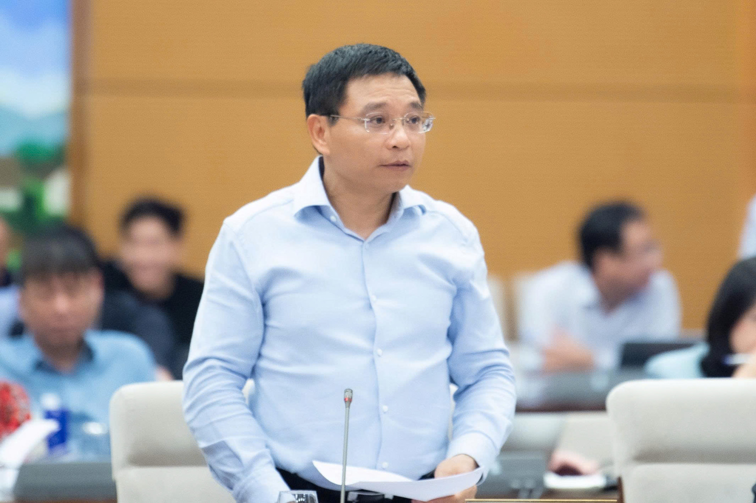 Bộ trưởng Bộ Tài chính Nguyễn Văn Thắng phát biểu tại phiên họp.