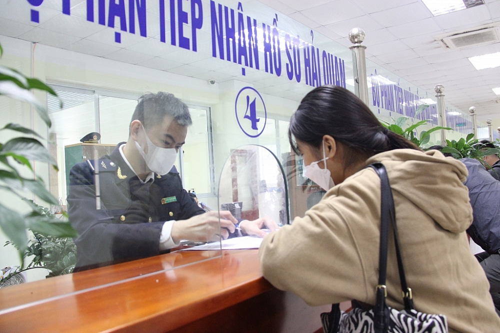 Hoạt động khai và tiếp nhận khai hải quan tại Chi cục Hải quan cửa khẩu Chi Ma (Cục Hải quan Lạng Sơn). Ảnh: H.Nụ