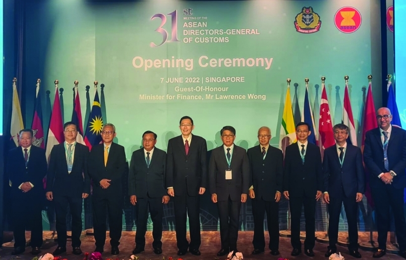 Khuyến khích cơ quan Hải quan tạo điều kiện lưu thông hàng hóa và thương mại thông suốt, an toàn