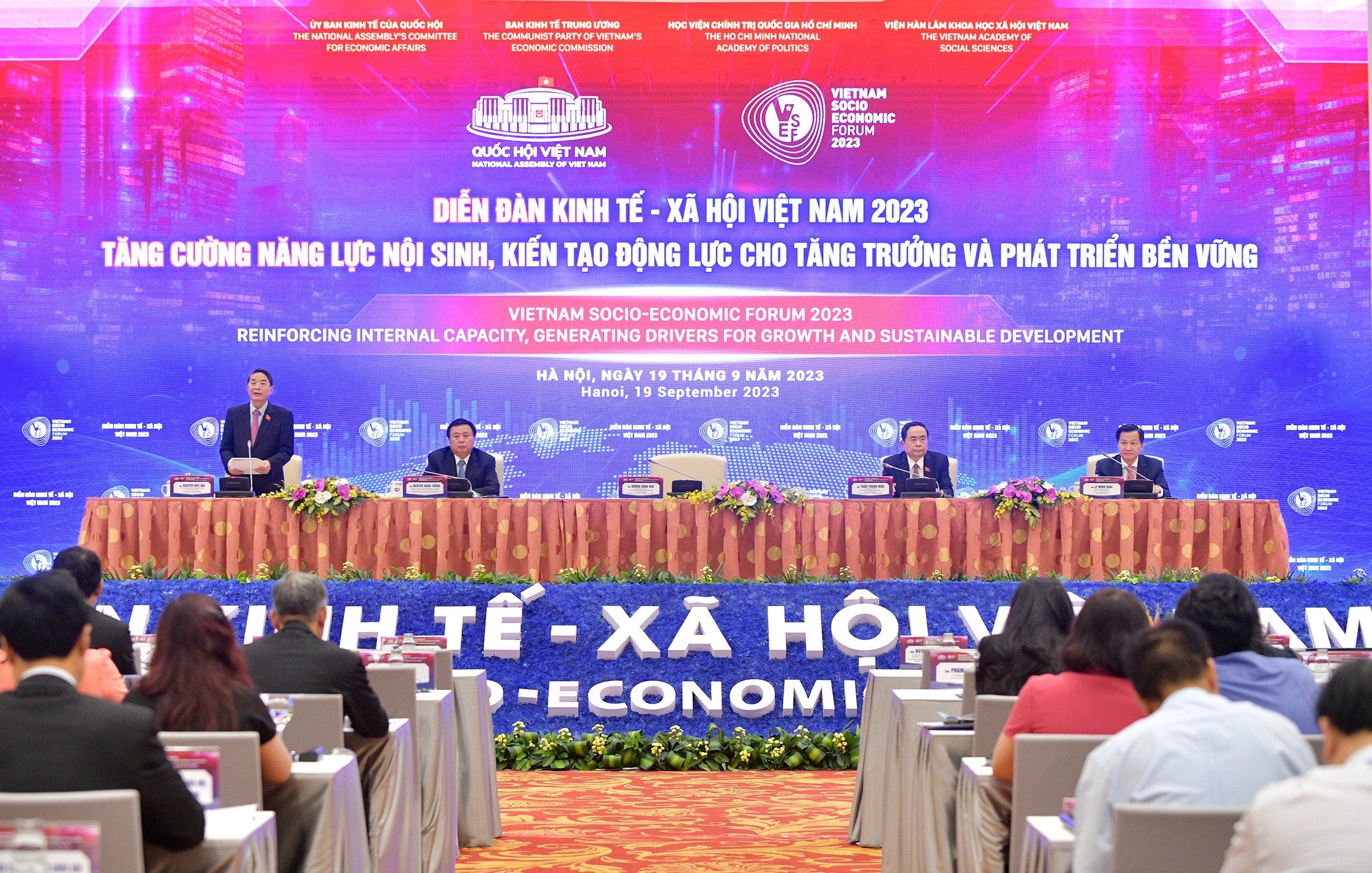 tang cuong nang luc noi sinh kien tao dong luc cho tang truong va phat trien ben vung