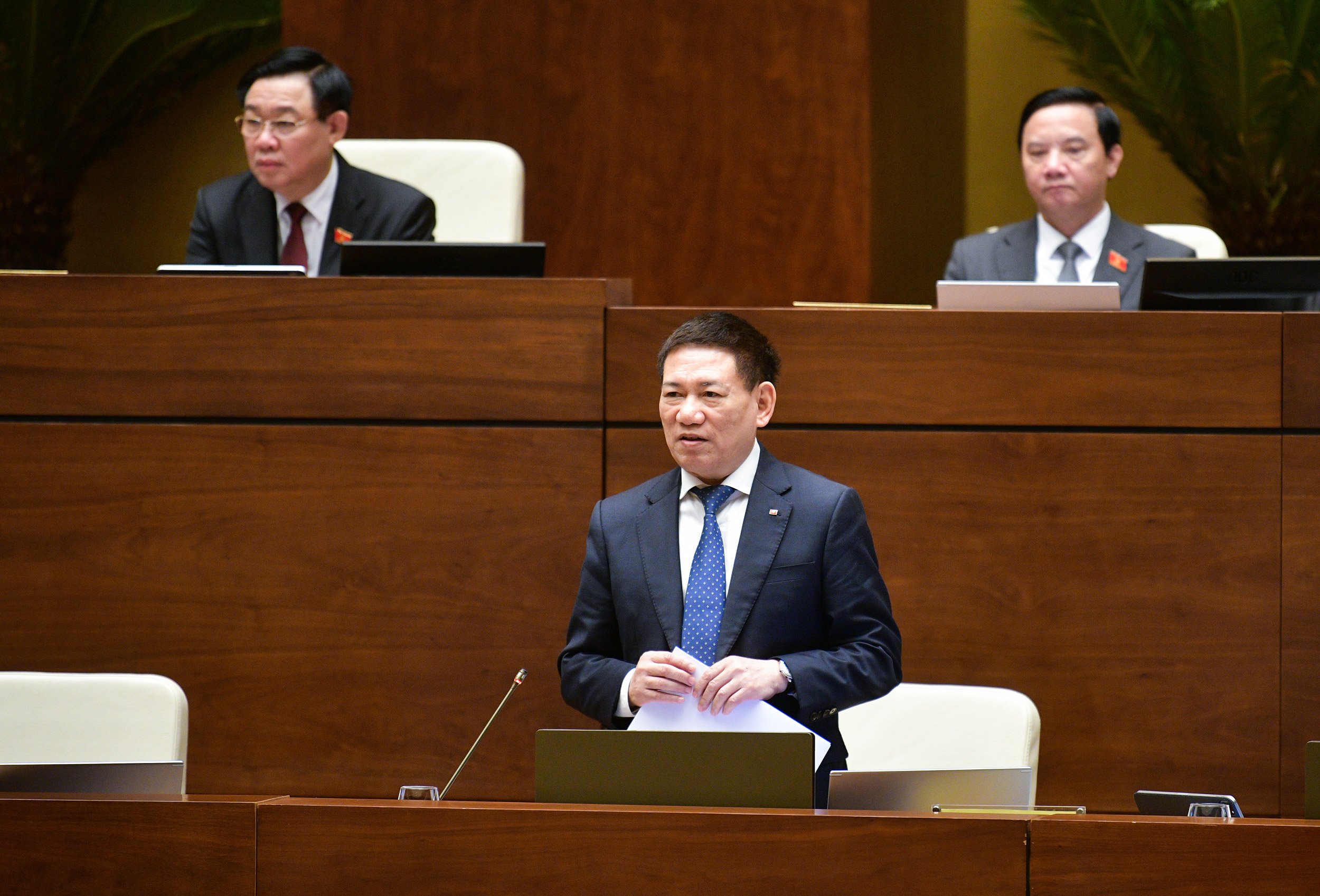bo truong ho duc phoc tra loi chat van ve linh vuc tai chinh