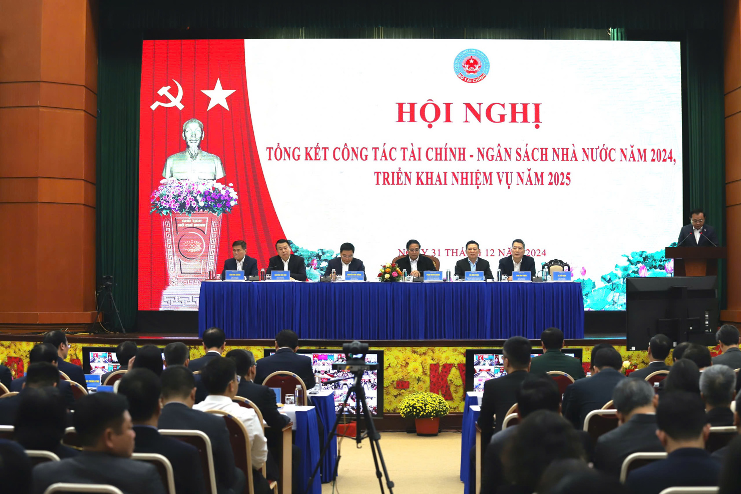 nganh tai chinh hoan thanh xuat sac toan dien nhiem vu tai chinh ngan sach nha nuoc nam 2024