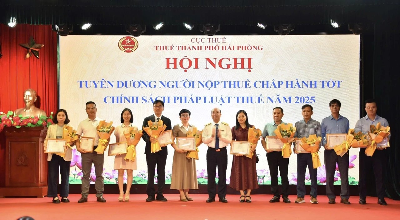 VIDEO: Hải Phòng tôn vinh 135 doanh nghiệp tuân thủ pháp luật thuế