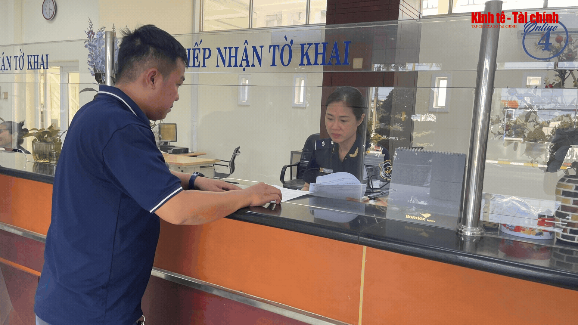VIDEO: Thu ngân sách gần 400.000 tỷ đồng: Ngành Hải quan tăng tốc số hóa cho chặng nước rút 2026